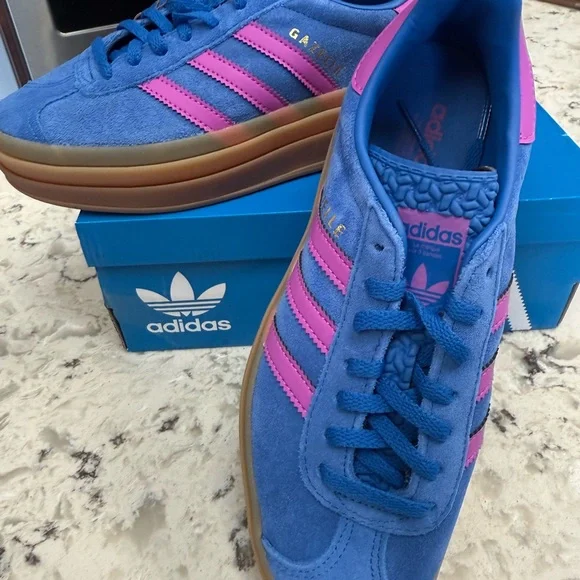 Adidas Gazelle Blue with Pink Stripes - Picture 2 of 4